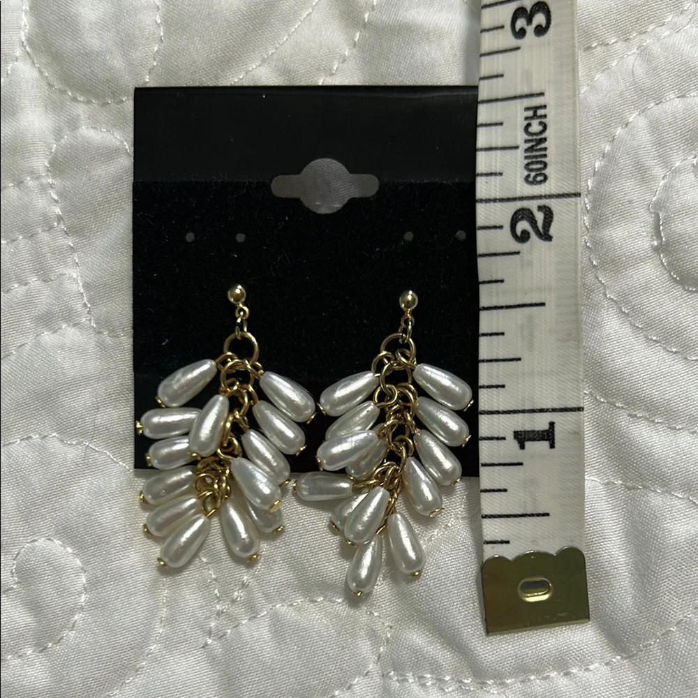 Beautiful Gold and White Pearl Drop Earrings - Picture 3 of 3